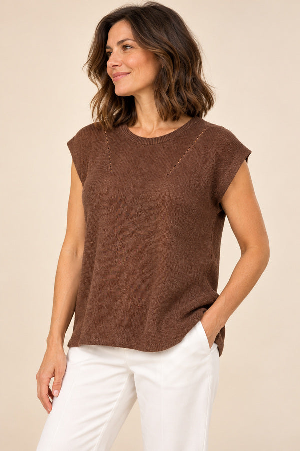Cassidy cotton-linen knit top with white pants – AI-styled side angle