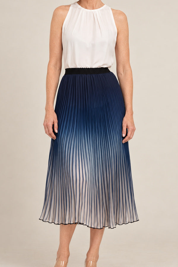 Vivienne Skirt - Navy Blue Ombre – short red-haired model aged 55, view 3
