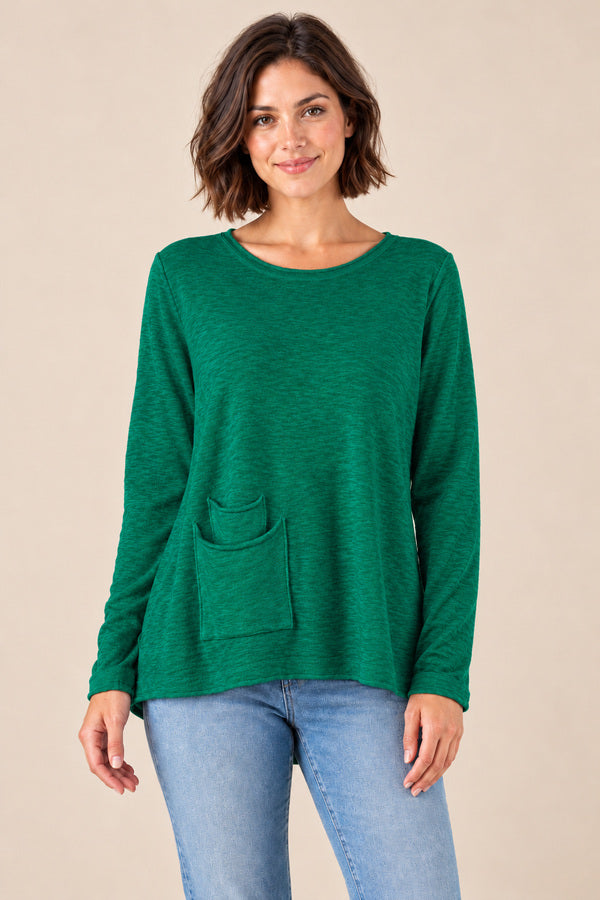 Kirsten Top Green – 25-year-old model, view 1
