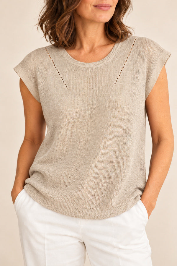 Cassidy - Beige cotton linen top with white pants – AI-styled knit detail