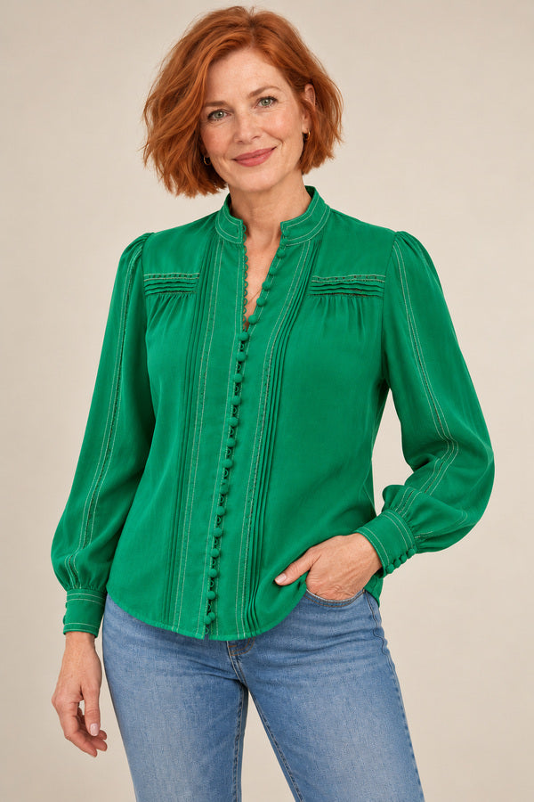 Eden Shirt – short red-haired model aged 55, view 2