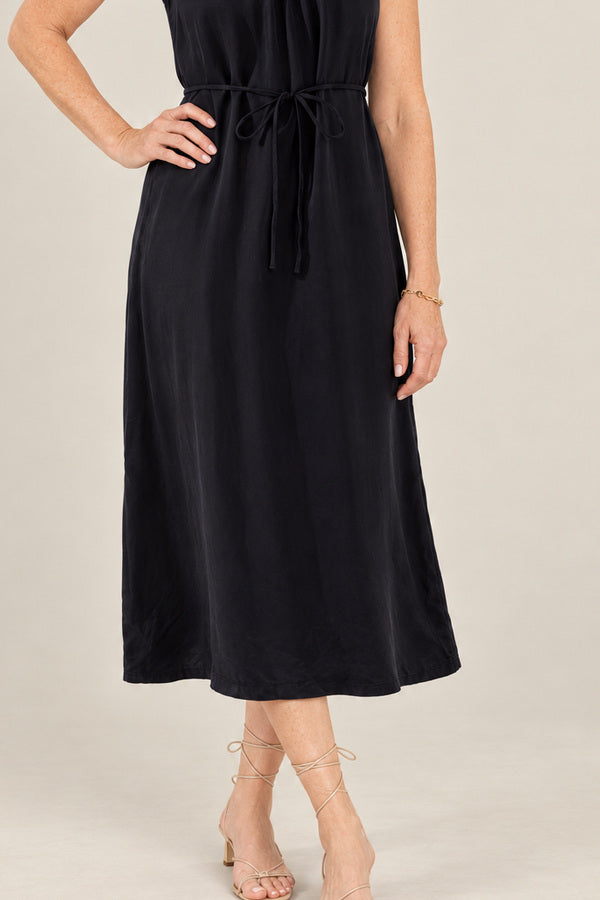 GDS Black Cupro Dress – short red-haired model aged 55, view 4