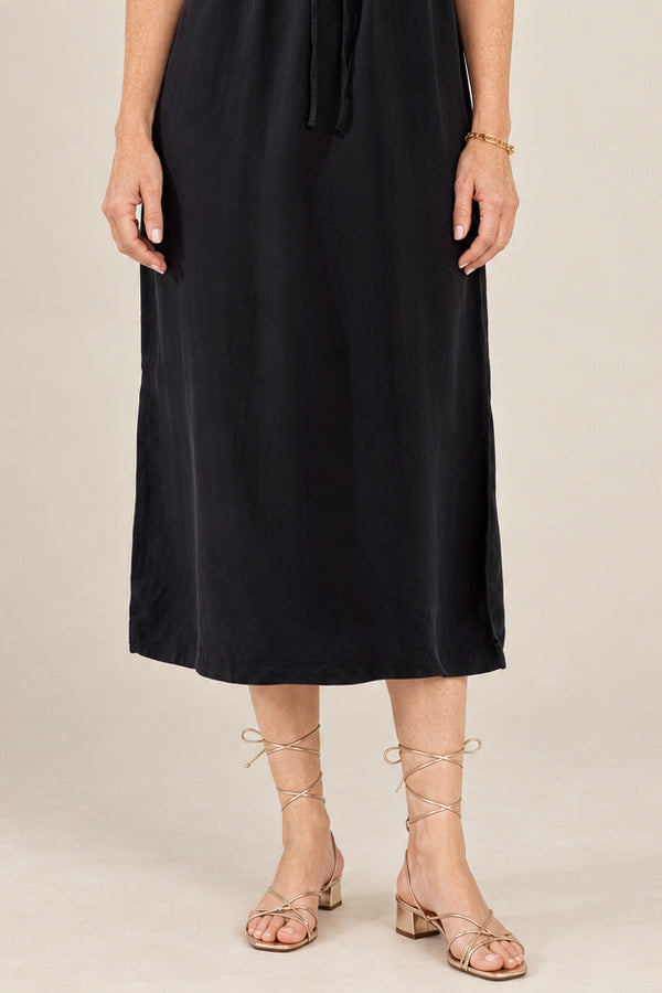 GDS Black Cupro Dress – short red-haired model aged 55, view 5
