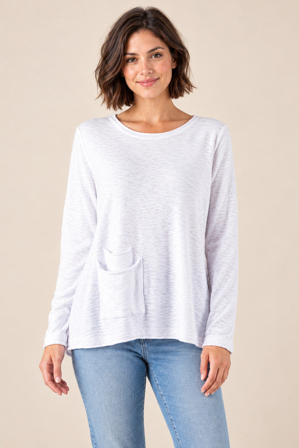 Kirsten Top White – 25-year-old model, view 1